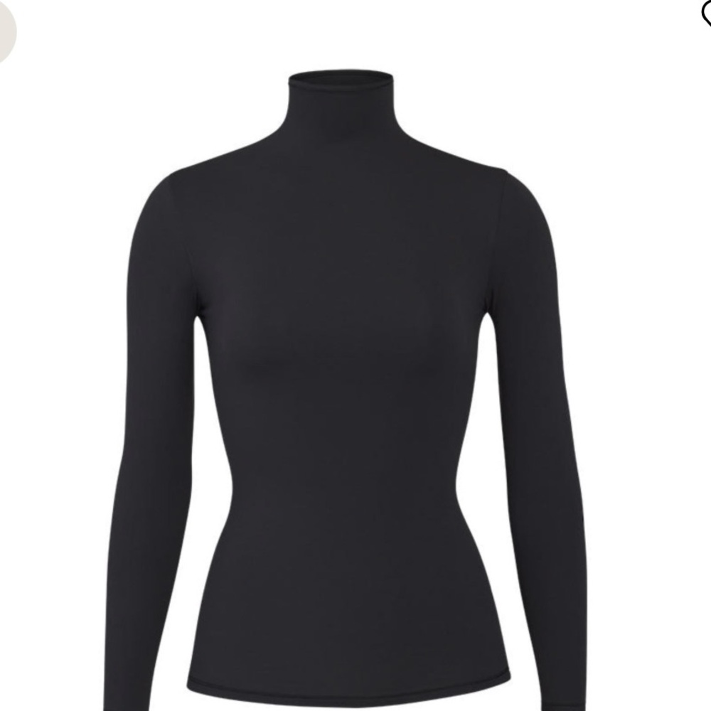 Skins fits everybody turtleneck
